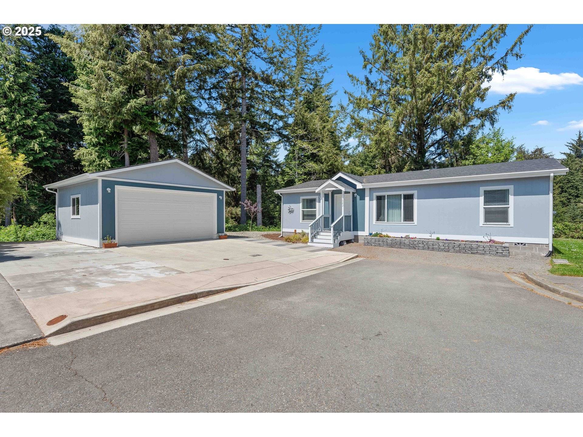 1582 PENNSYLVANIA PL, Coos Bay, OR 97420