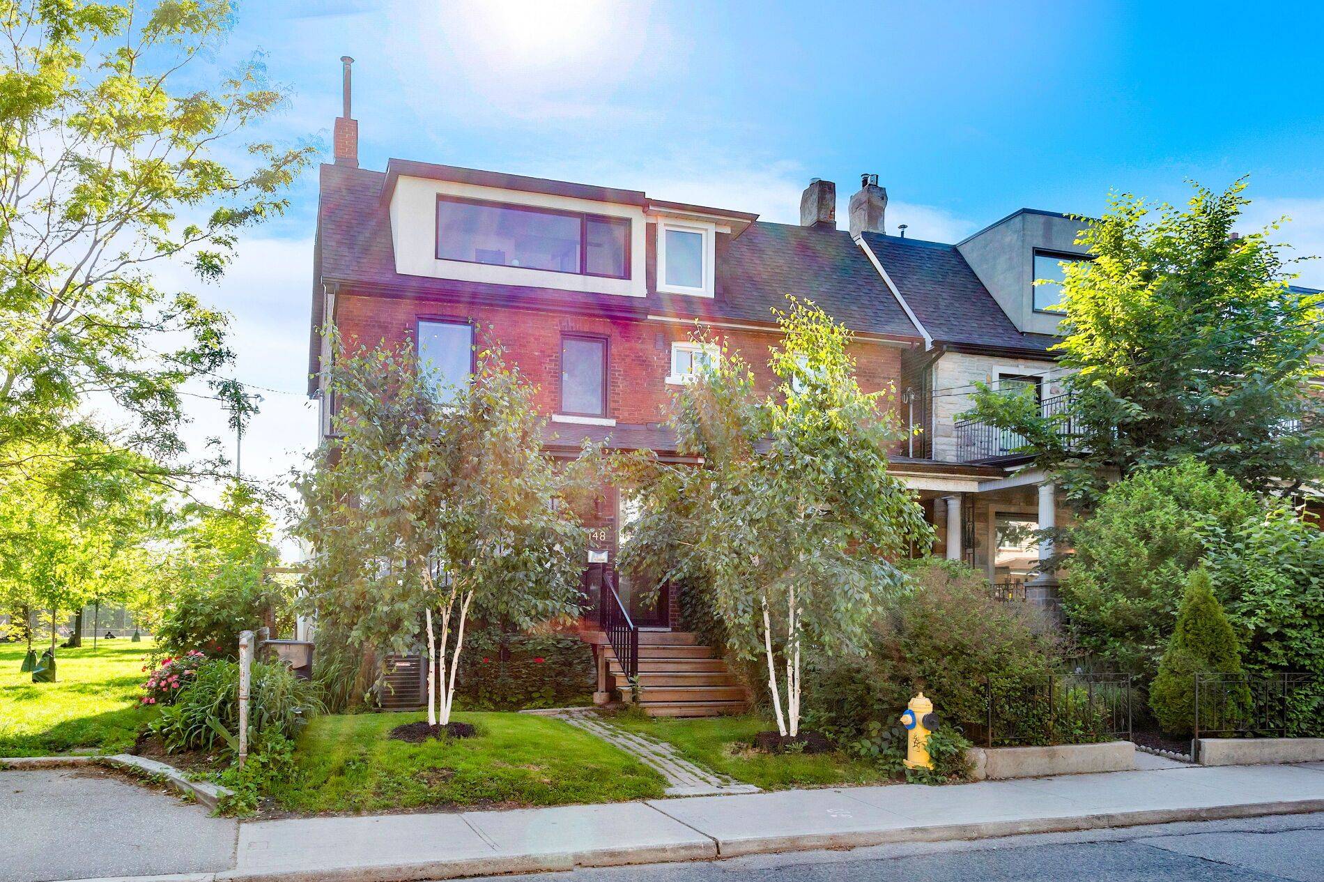Toronto C01, ON M6J 2R6,148 Gore Vale AVE #Upper