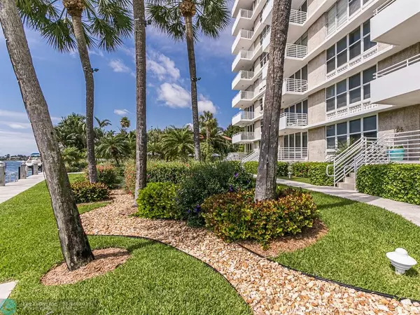 Fort Lauderdale, FL 33304,888 Intracoastal Dr #14F