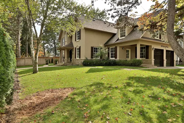 362 Cairncroft RD, Oakville, ON L6J 4M6