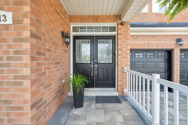 Oakville, ON L6M 5B6,2113 Falling Green DR