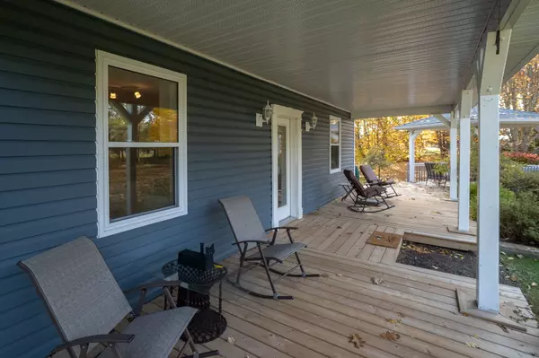 Prince Edward County, ON K0K 3L0,17682 Loyalist Pkwy