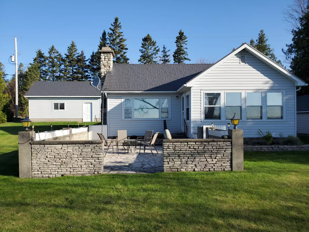 Northern Bruce Peninsula, ON N0H 2M0,117 TAMARAC RD