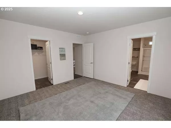 La Grande, OR 97850,3111 E Q Ave #1
