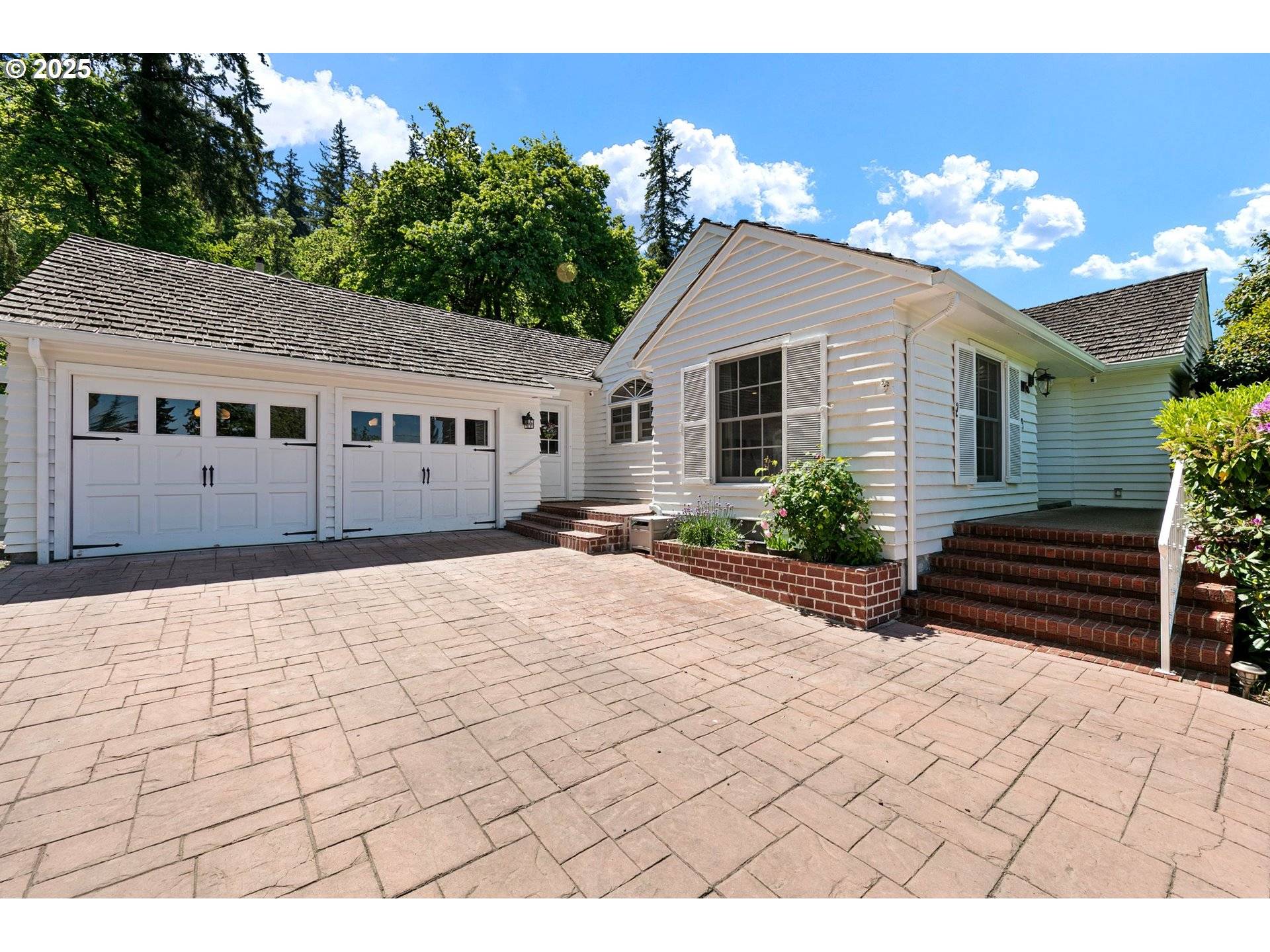 Eugene, OR 97403,2095 FAIRMOUNT BLVD