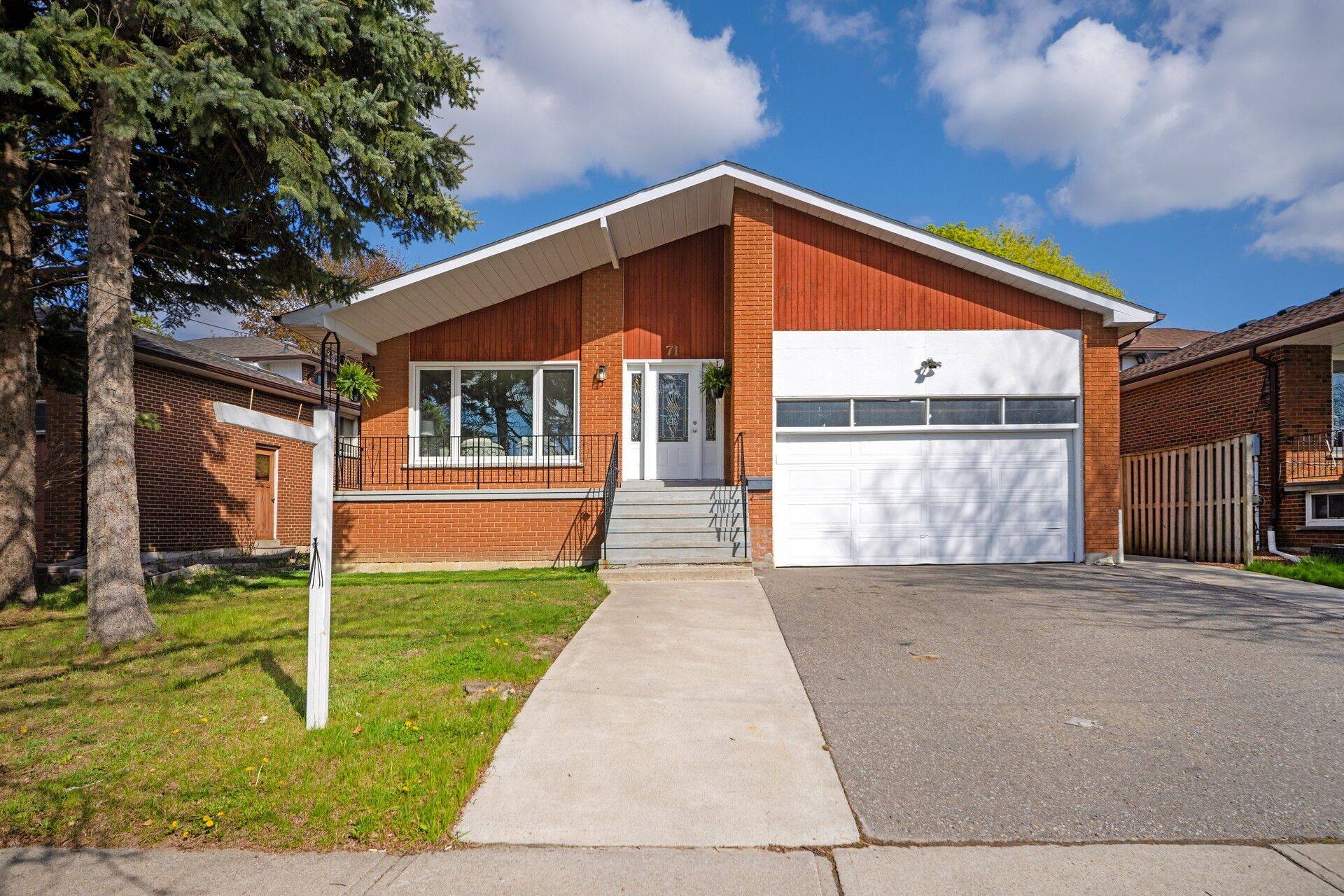 71 Massey ST, Brampton, ON L6S 3A3