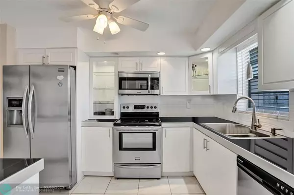 Lauderhill, FL 33319,5860 NW 44th St #603