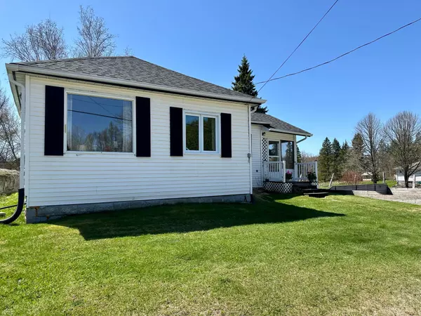 Parry Sound Remote Area, ON P0H 1A0,10749 Highway 522 HWY