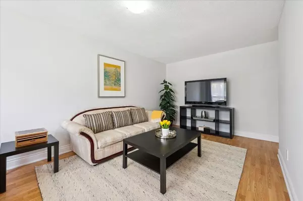 Waterloo, ON N2L 5A7,453 Albert ST #13