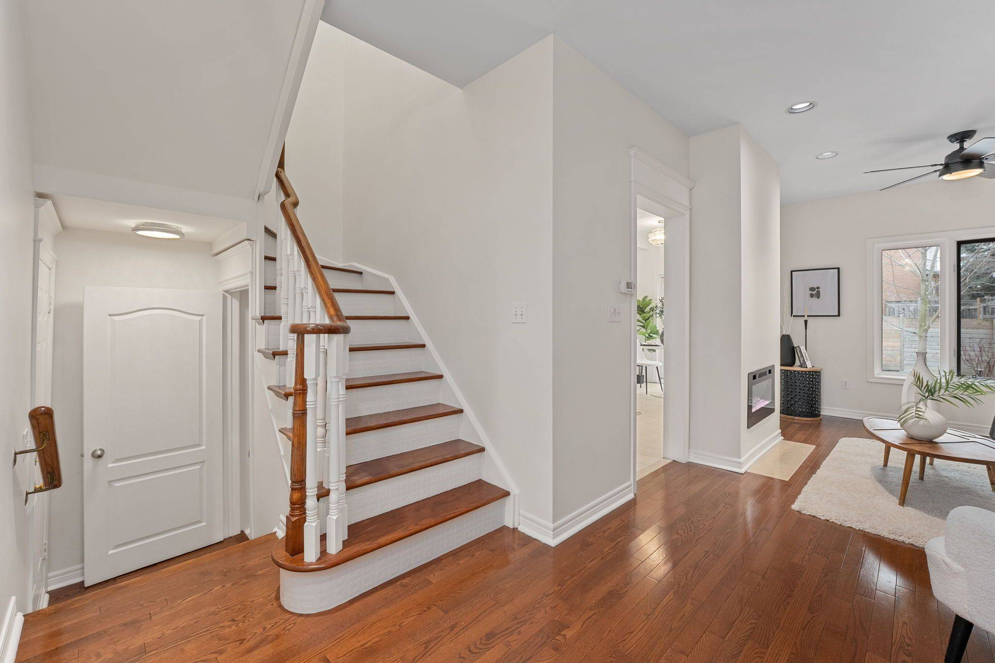 Newmarket, ON L3X 2J9,244 Denise CIR