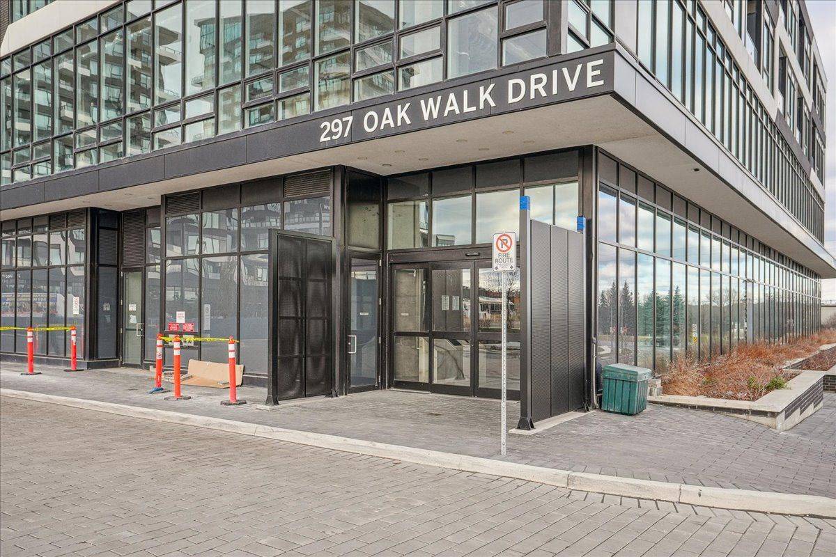 Oakville, ON L6H 3R6,297 Oak Walk DR #2203