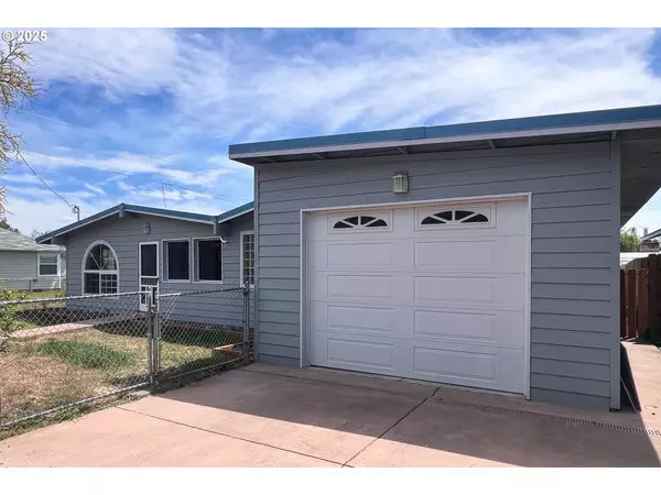 Prineville, OR 97754,1214 NE LOPER AVE