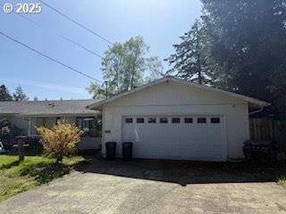 Florence, OR 97439,5590 S SHORE DR S