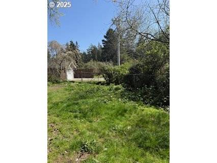 Florence, OR 97439,5590 S SHORE DR S