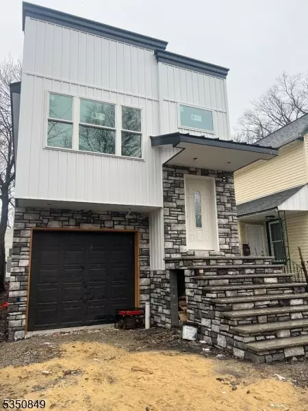 East Orange City, NJ 07018,63 Oak St