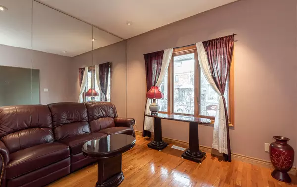 Toronto C01, ON M6J 1C1,19 Mitchell AVE #Main