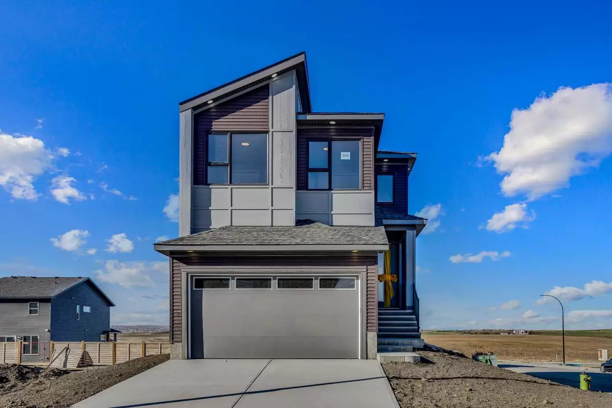 Calgary, AB T3P 2E4,305 lucas PL NW