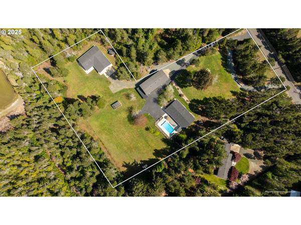 55654 PROSPER JCT RD, Bandon, OR 97411