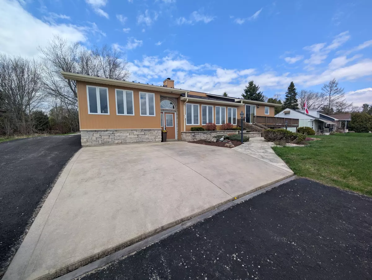 South Bruce Peninsula, ON N0H 2T0,11 Mallory Beach RD