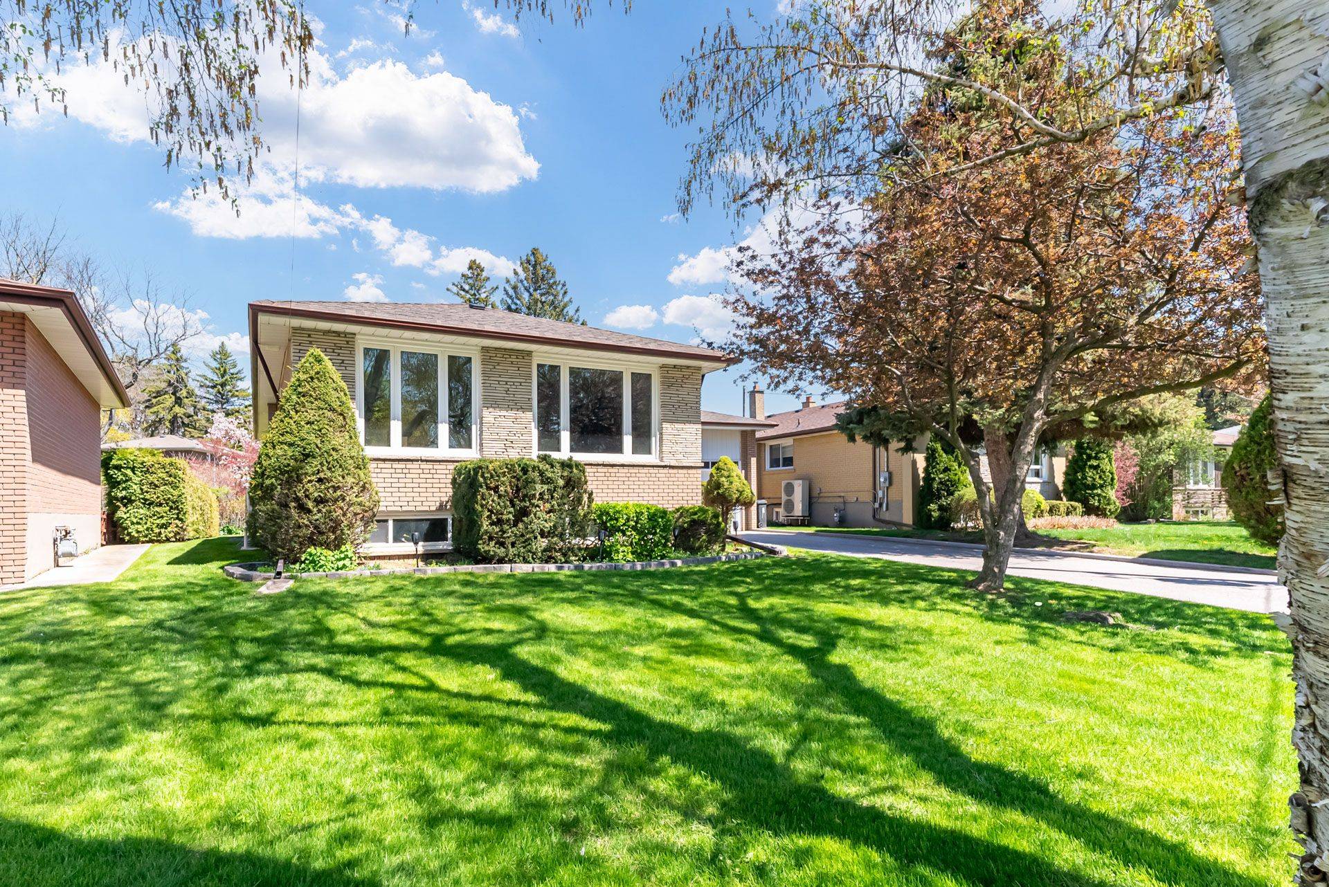 Toronto C15, ON M2J 2R5,9 Geraldton CRES