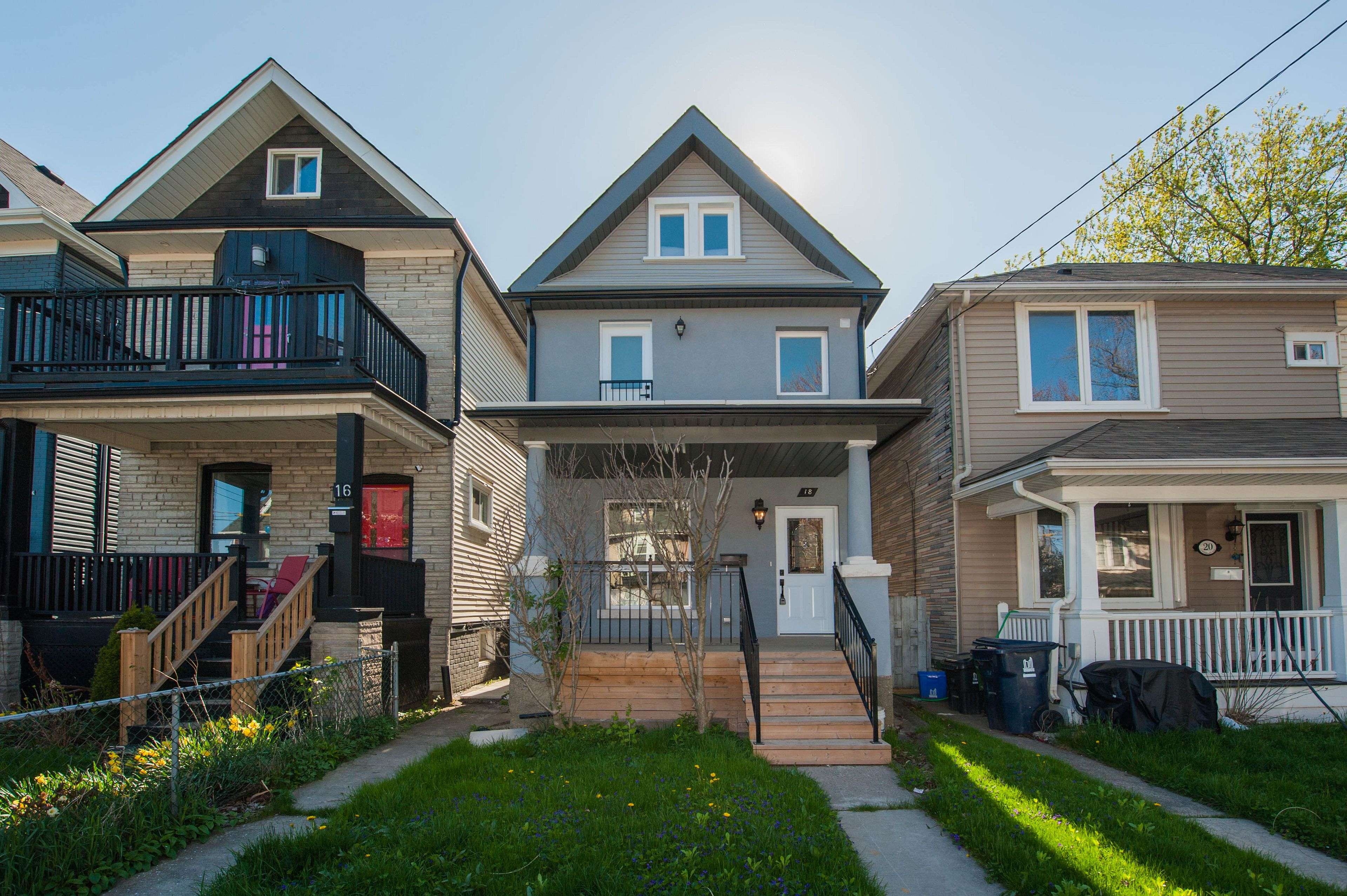 18 Connaught AVE, Toronto E01, ON M4L 2V9