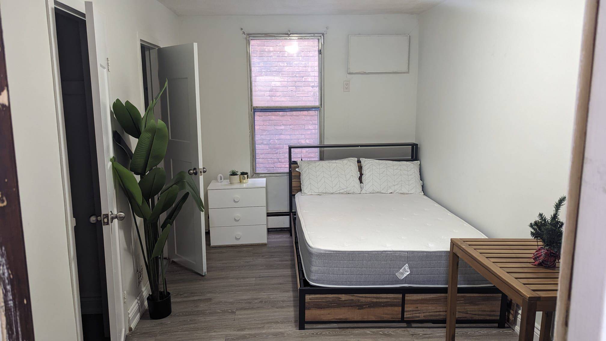 Toronto W01, ON M6K 1C4,7 Thorburn AVE #202