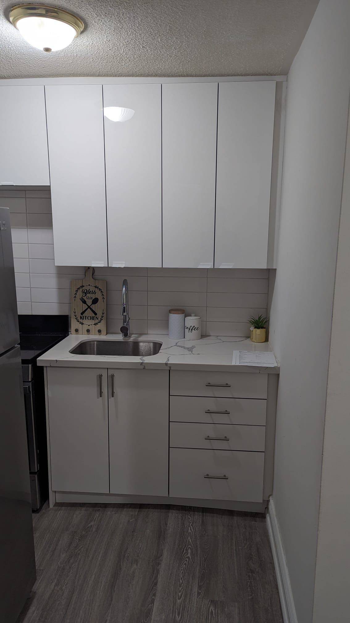 Toronto W01, ON M6K 1C4,7 Thorburn AVE #202