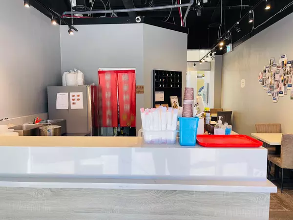 Markham, ON L3R 0G6,3621 Highway 7 N/A E #121