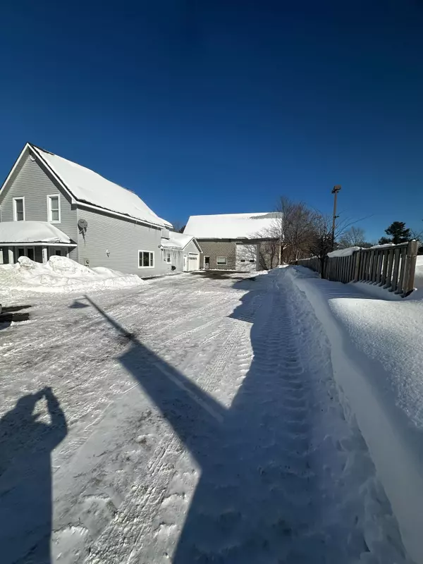 Gravenhurst, ON P1P 1K3,860 Muskoka RD S