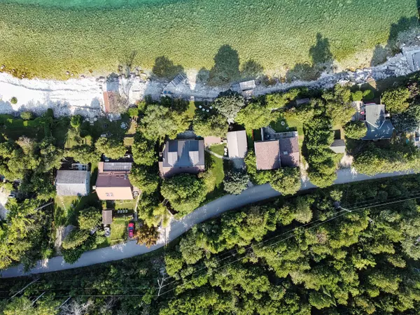 Northern Bruce Peninsula, ON N0H 1W0,36 William ST
