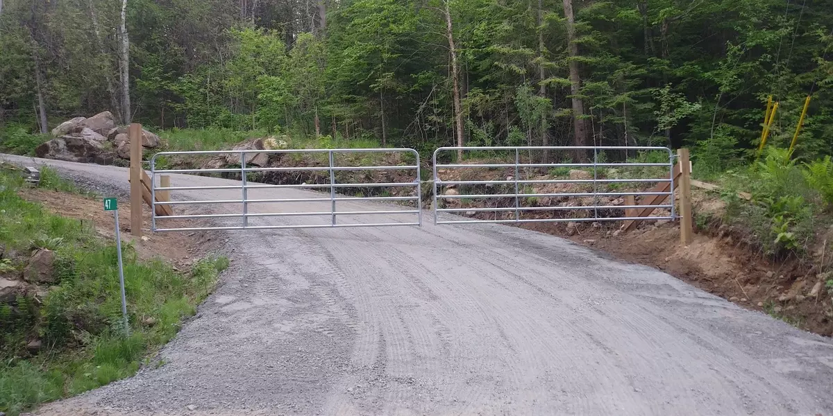 Madawaska Valley, ON K0J 1B0,47 Arbor Vitae RD E