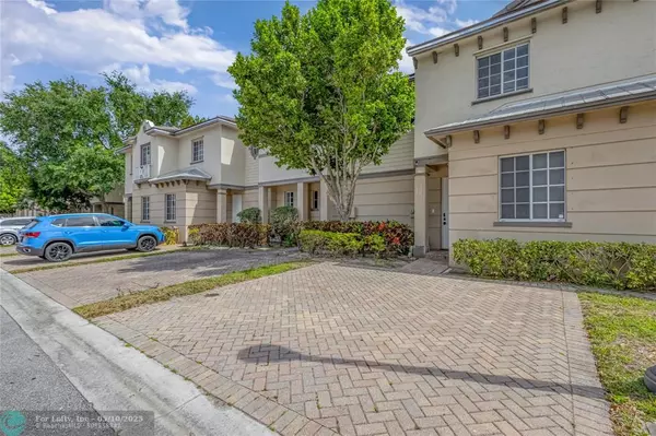 Riviera Beach, FL 33404,2037 Nassau Dr #2037