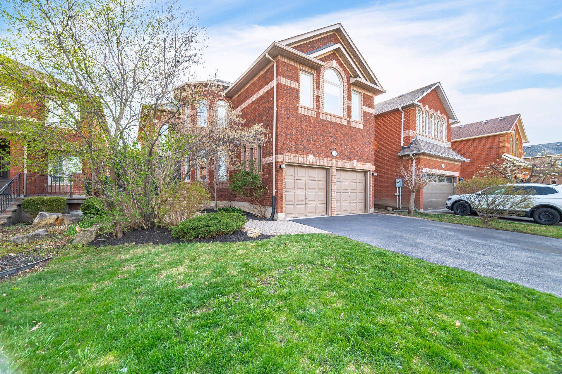 Halton Hills, ON L7G 5P7,19 Miller DR