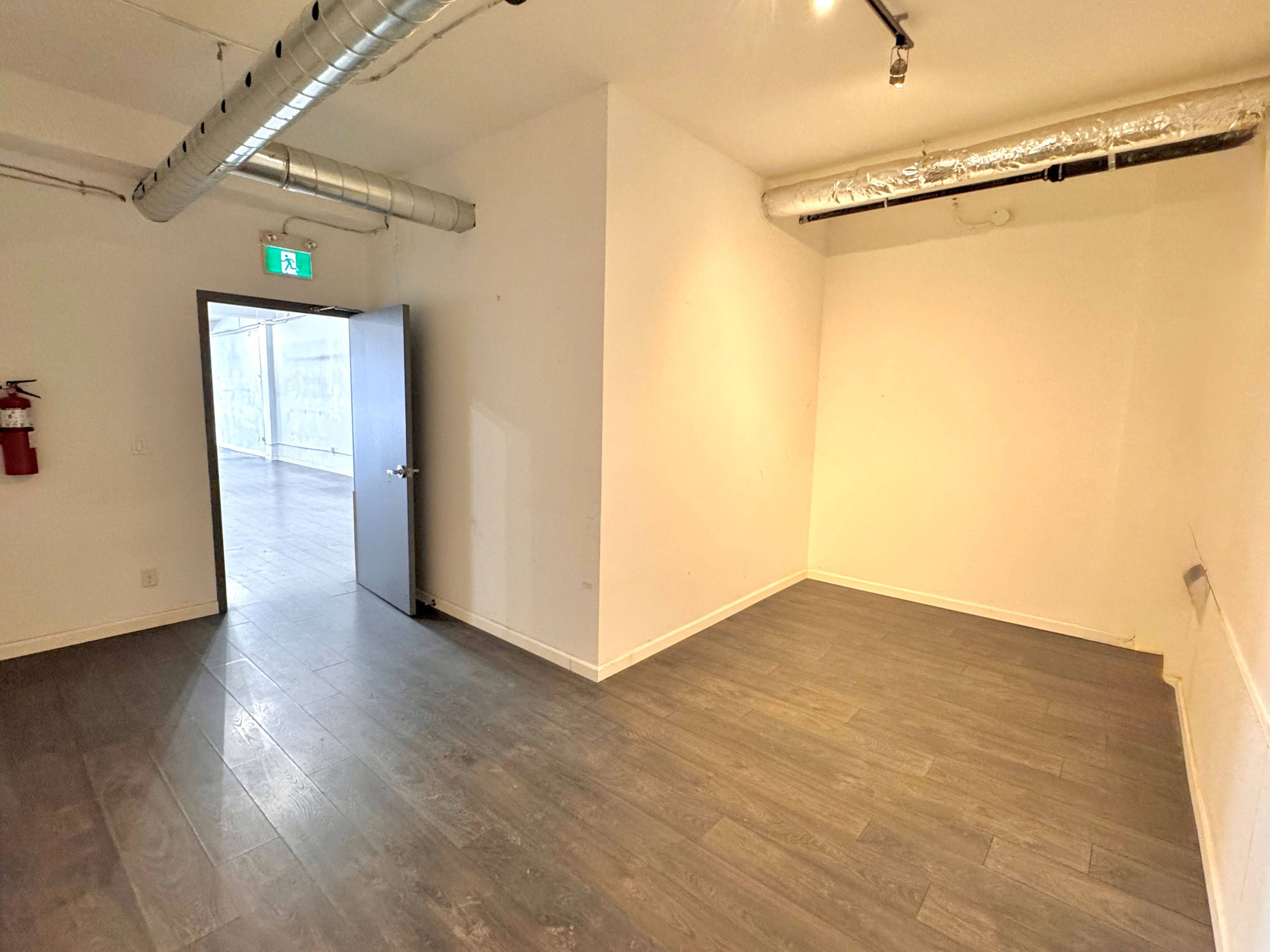 Toronto E01, ON M4L 2A5,1610 Gerrard ST E