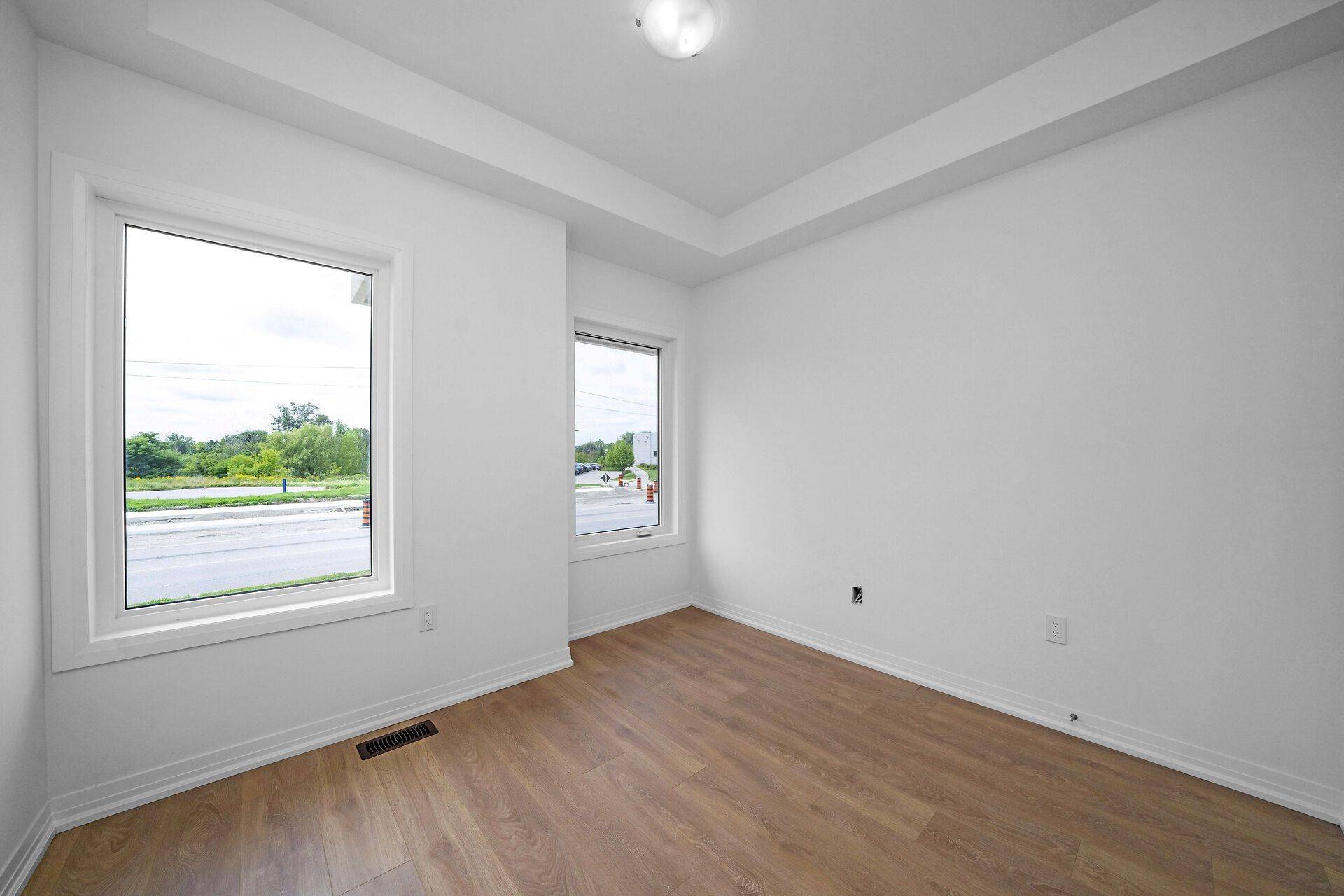 Markham, ON L6C 3B5,139 Markland ST