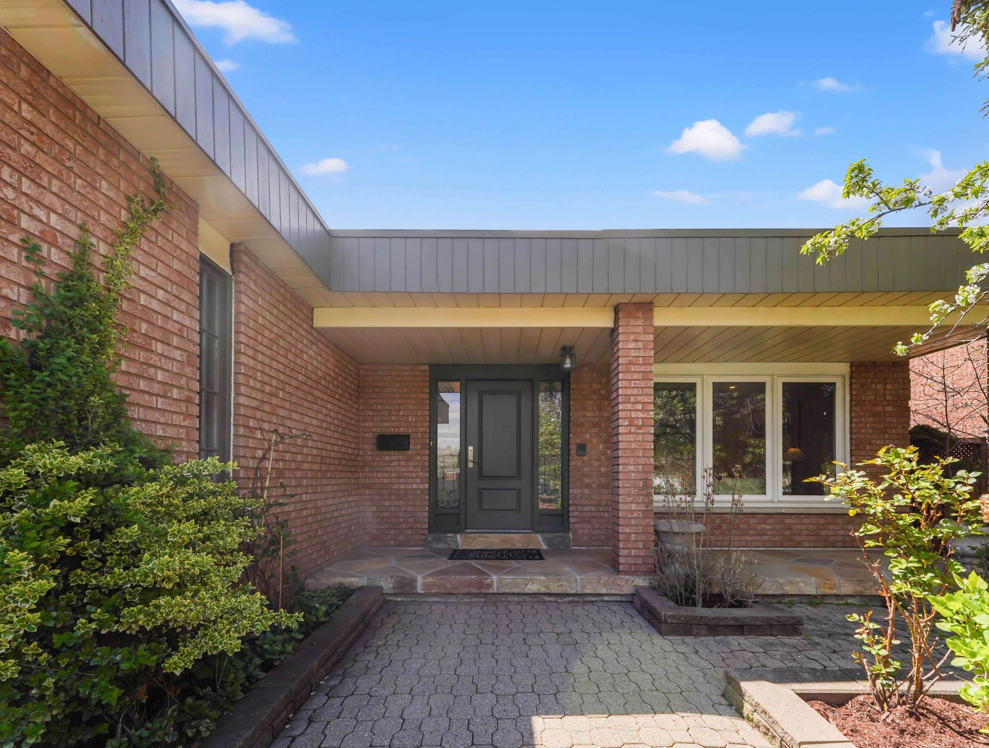 Vaughan, ON L4L 3G7,136 Villa Park DR