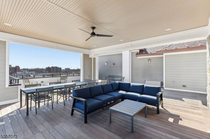 Long Branch City, NJ 07740,258 Morris #305