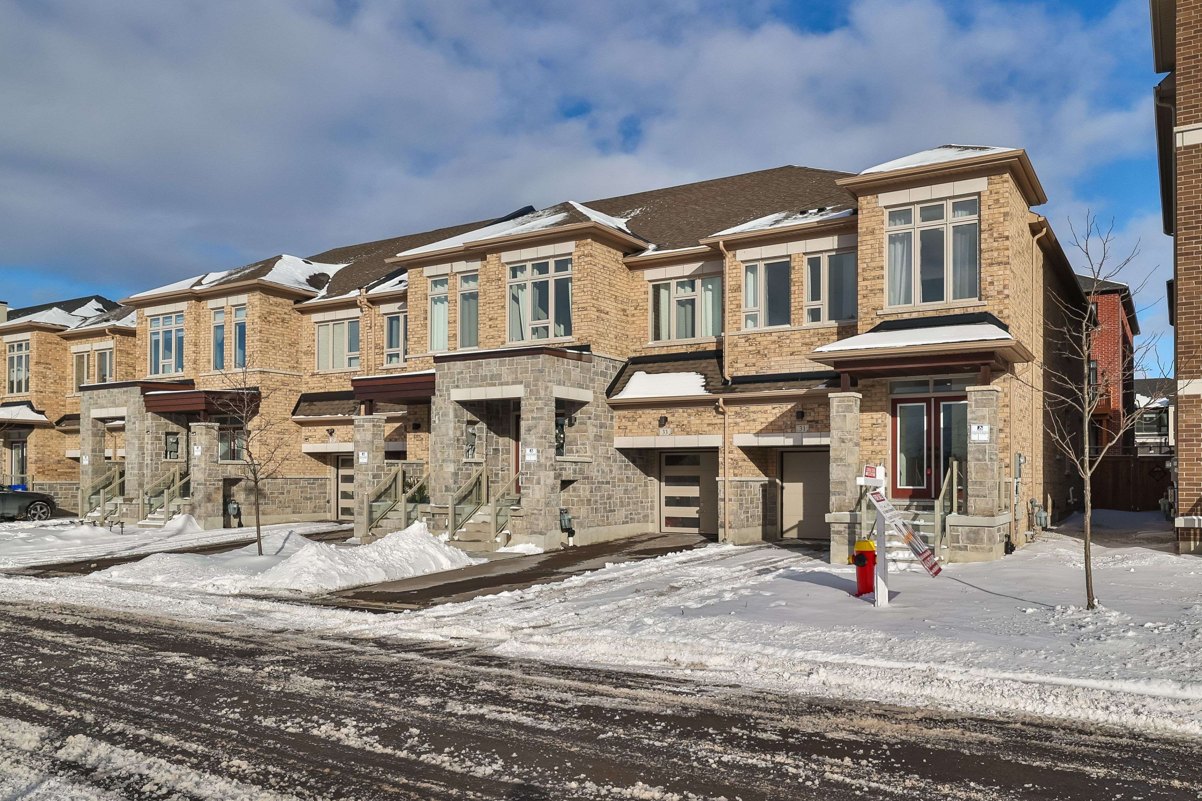 31 Ducharme DR, Richmond Hill, ON L4S 0J3