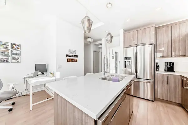 317 22 AVE SW #311, Calgary, AB T2S 3H6