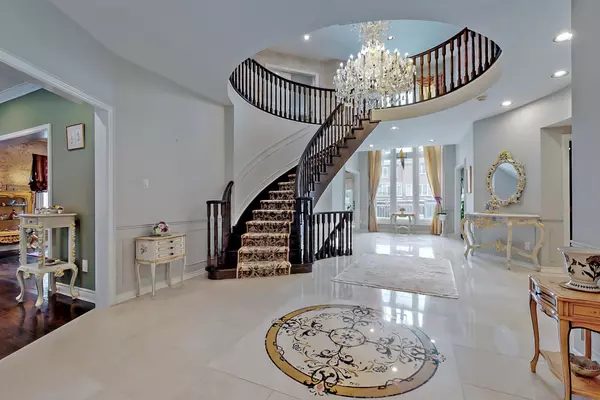 Richmond Hill, ON L4B 2X8,28 Edmund CRES