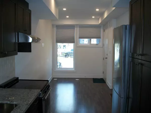 Toronto W04, ON M6L 0A4,35 Creekbank RD #Lower