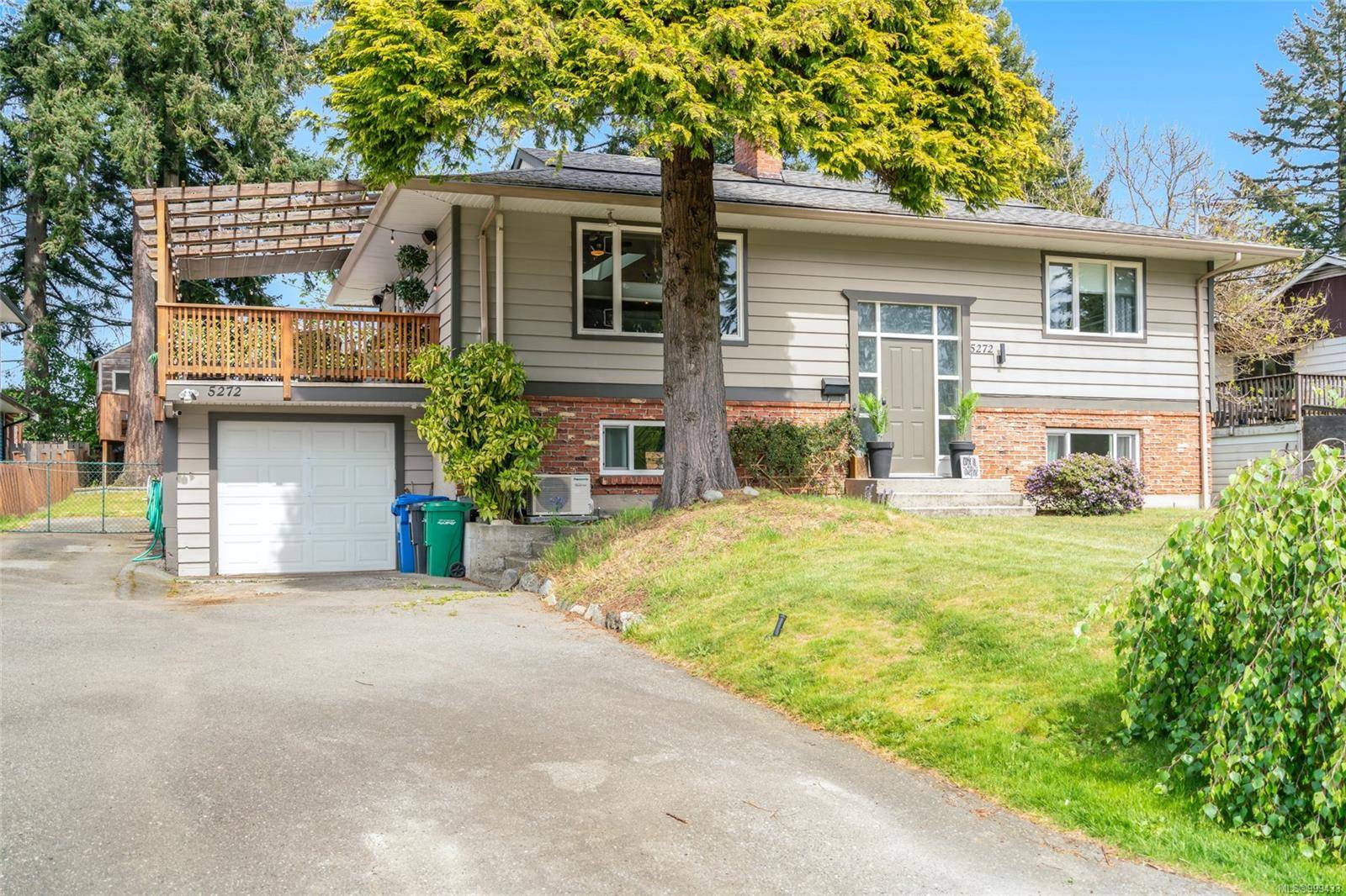 5272 Somerset Dr, Nanaimo, BC V9T 2K6