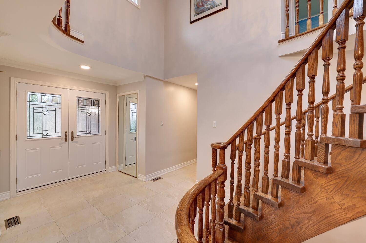 Mississauga, ON L5K 1S6,2158 Robin DR