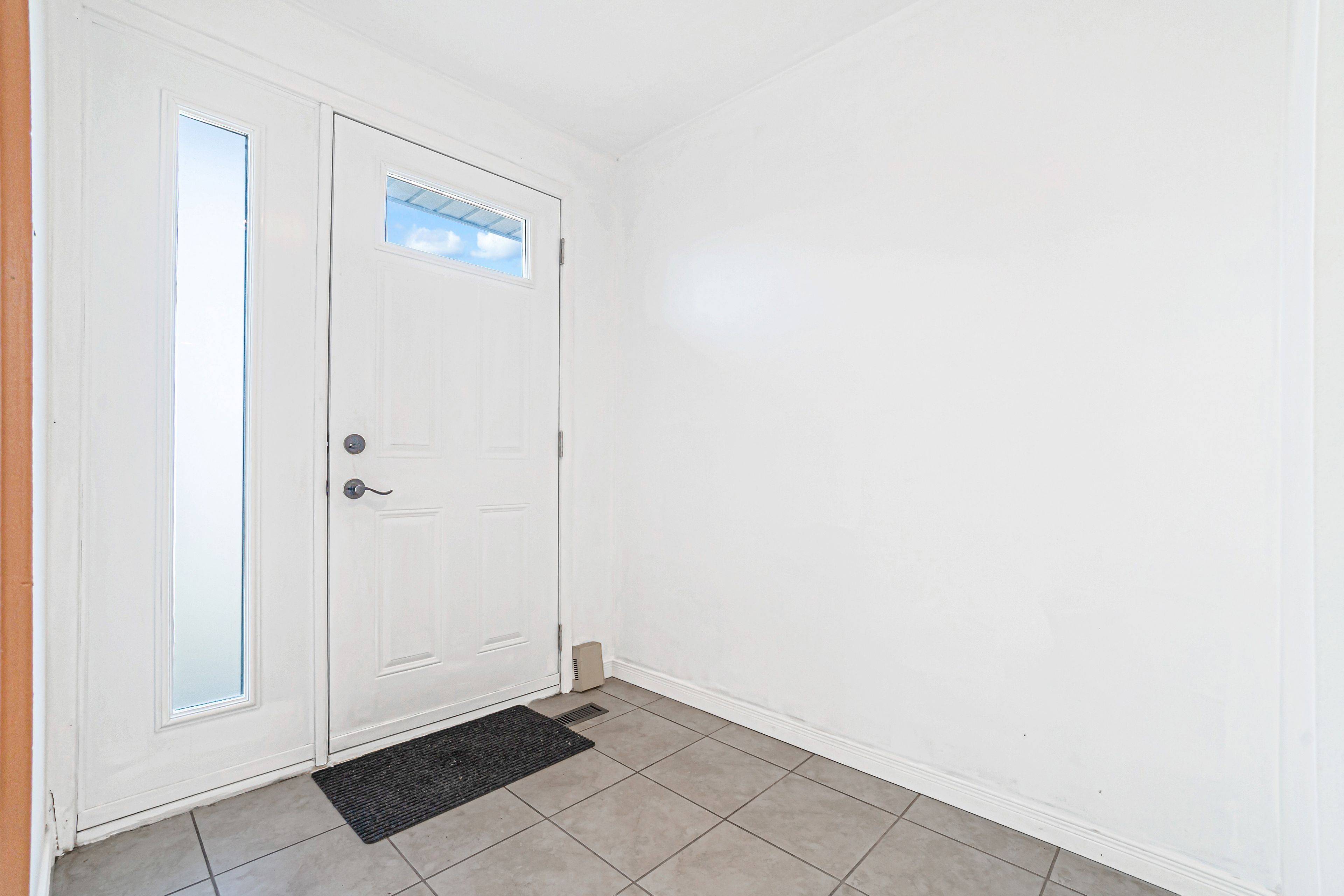 Kitchener, ON N2M 2E6,163 Hazelglen DR