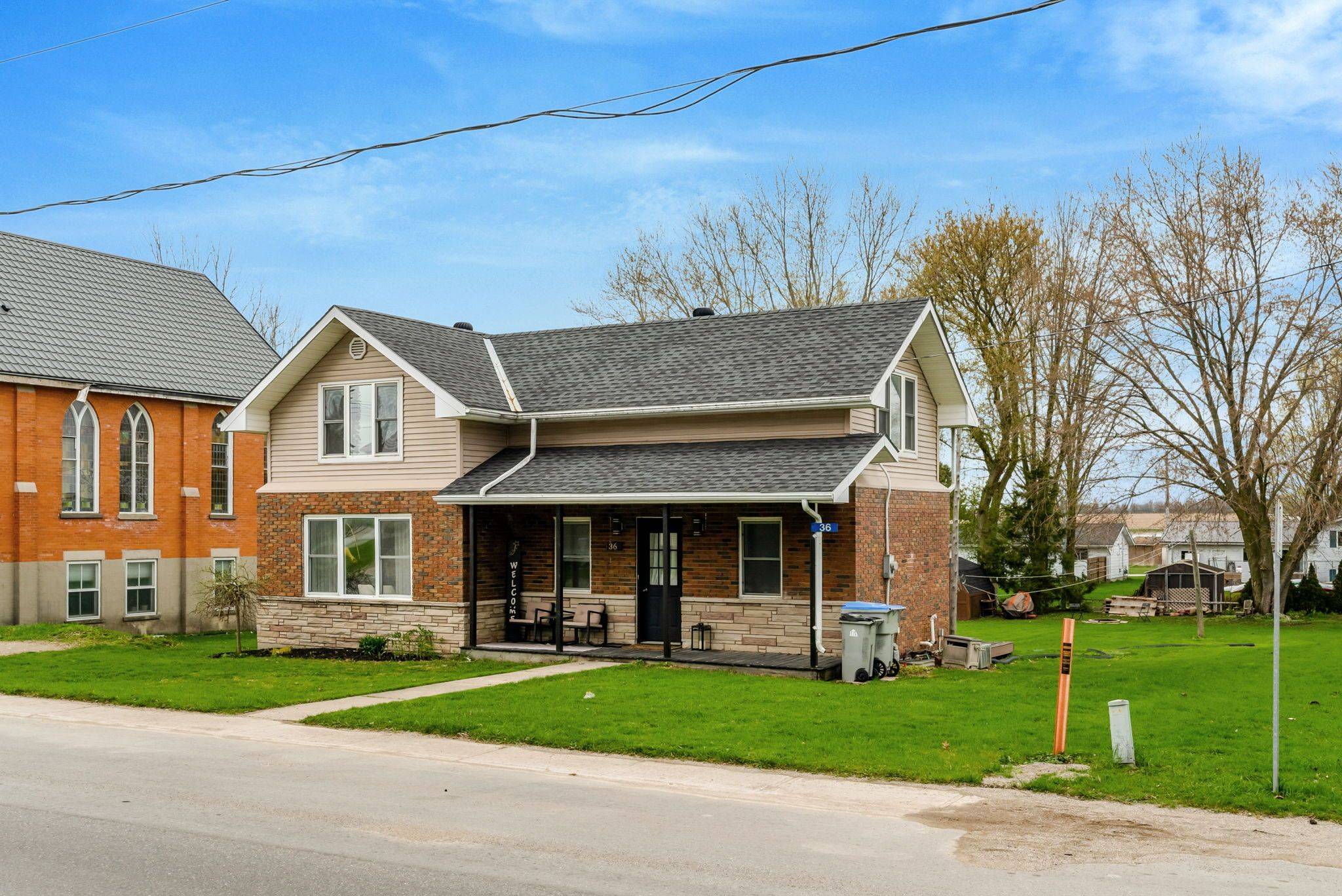 Morris-turnberry, ON N0G 1G0,36 Clyde ST