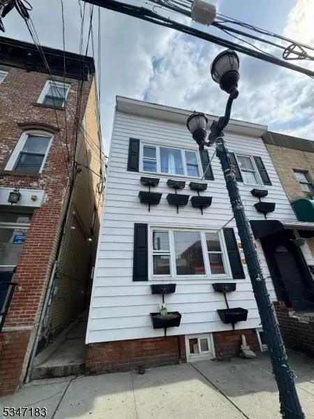 7004 Park Ave, Guttenberg Town, NJ 07093