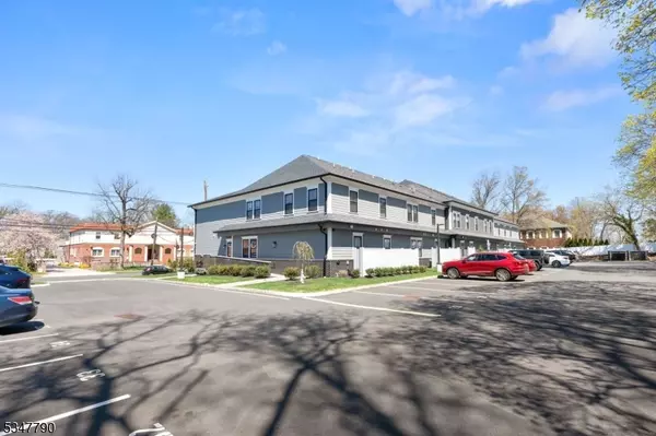 Westfield Town, NJ 07090,214 E Grove St #214