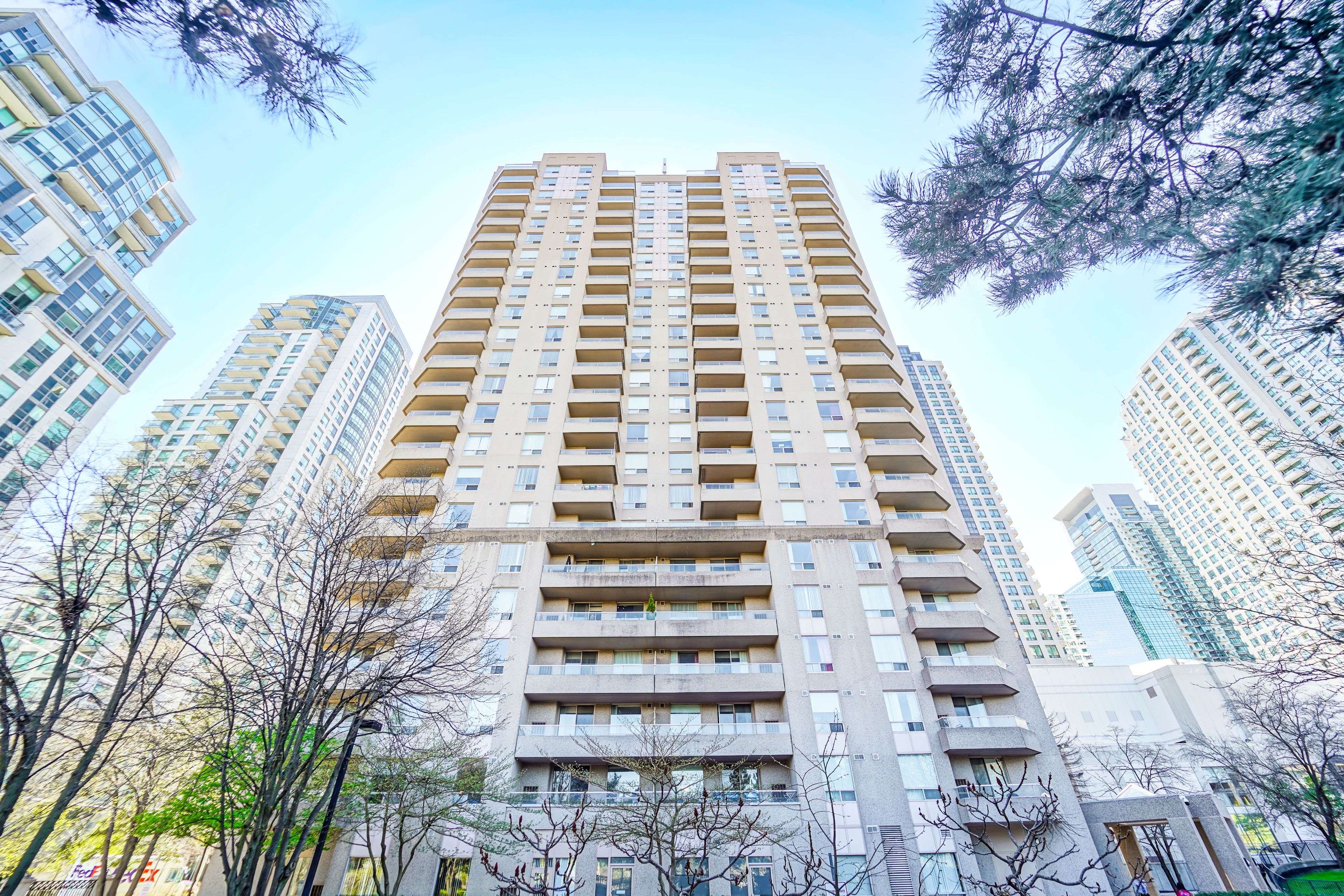 18 Hillcrest AVE #801, Toronto C14, ON M2N 6T5