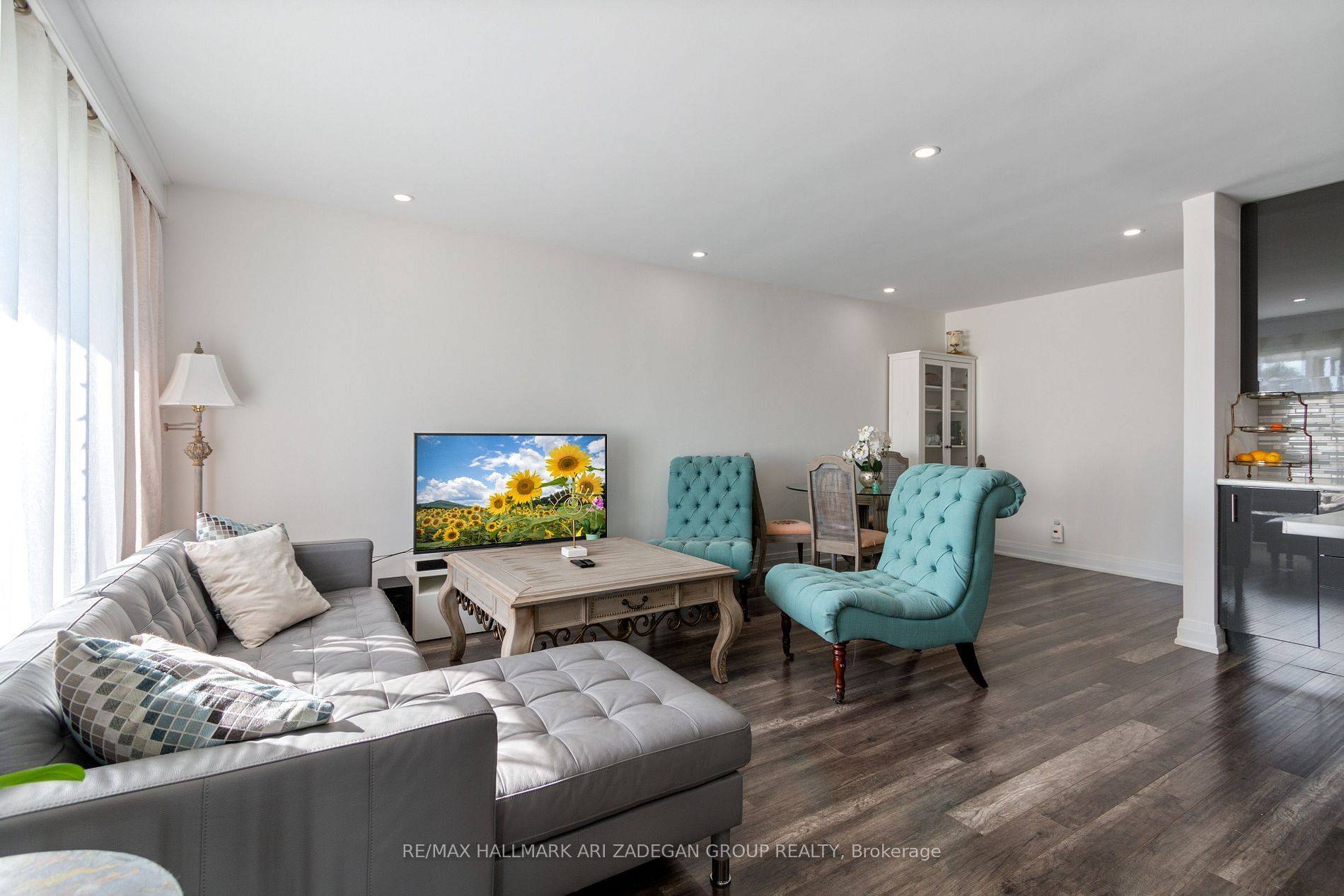 Newmarket, ON L3Y 2W4,149 Septonne AVE #MF
