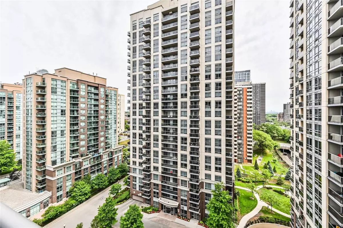 Toronto W08, ON M9A 0A1,1 Michael Power PL #1801